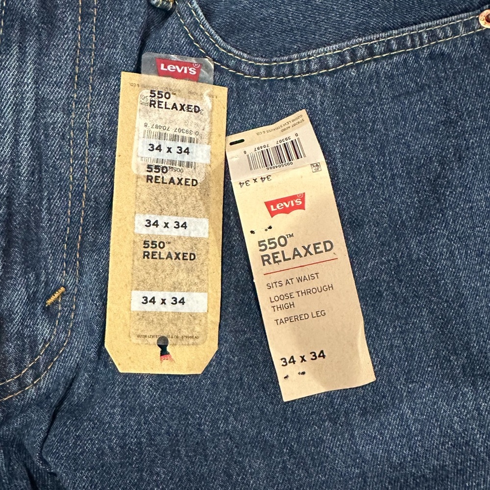 Levi’s - Picture 3 of 3